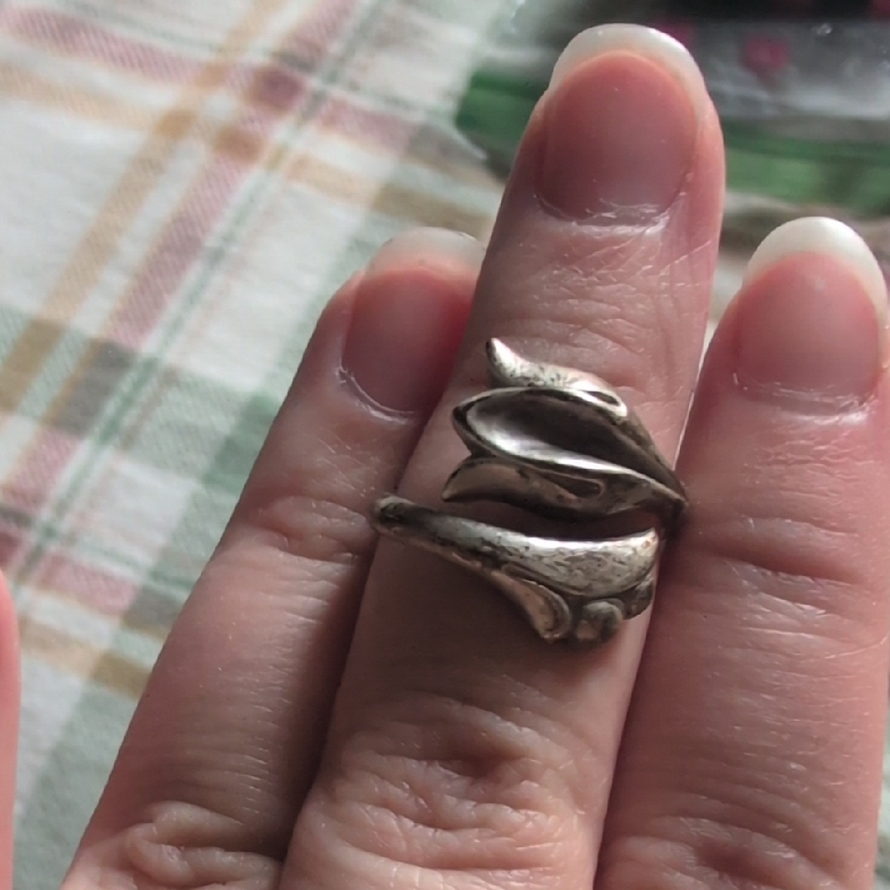 Elegant Silver Women's Ring